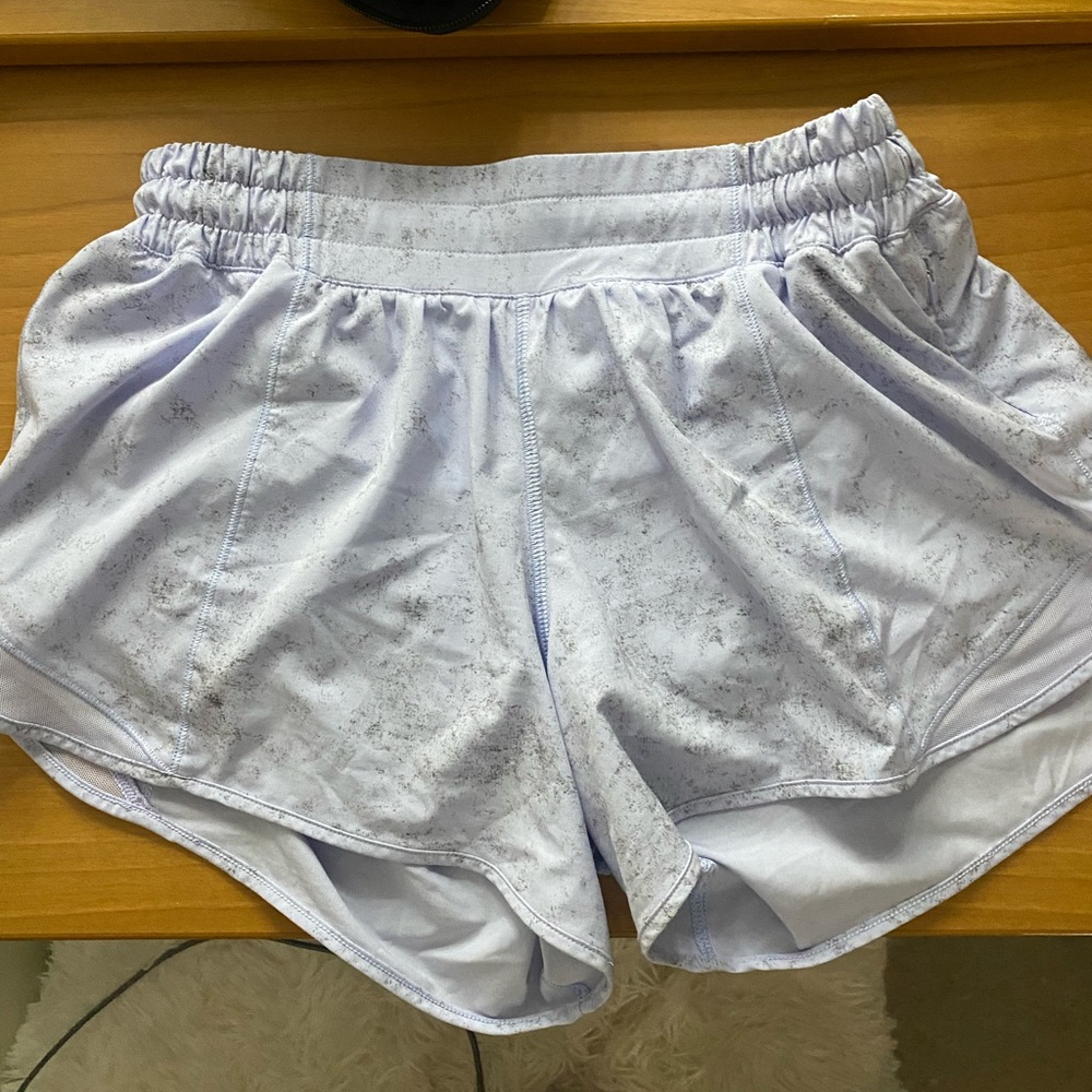Lululemon Hotty Hot Shorts 4 inch